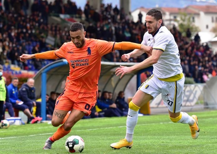 Arriva in prestito dal Napoli il sostituto di Casasola. Orlando per le corsia d'attacco