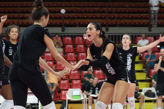 Le Black Angels vincono tutti i 4 set disputati al Palabarton contro San Giovanni in Marignano. Coach Giovi: 