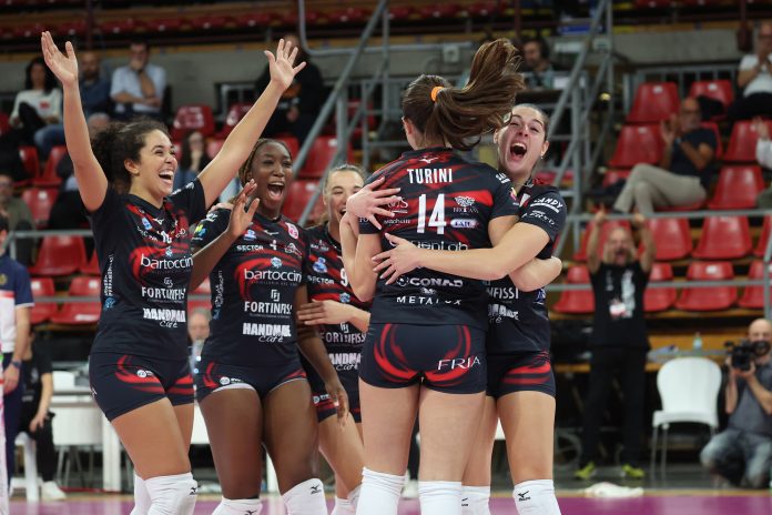 Quarta vittoria consecutiva per la squadra di coach Giovi. Al Palabarton gara senza storia, Viscioni Mvp. Marangi: 