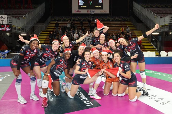 Black Angels contro il fanalino di coda Sirdeco Volley Pescara nella serata di mercoledì 27 dicembre. Coach Giovi: «Nessuna partita scontata, diamo il massimo». Finale di Coppa Italia a Trieste