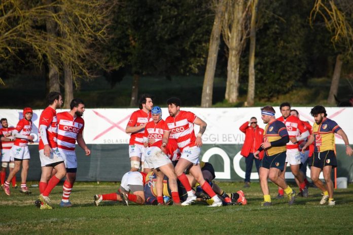 Svolta tecnica in vista del turno casalingo contro L’Aquila: tra il coach laziale e la società è risoluzione consensuale. Lunedì a Perugia il neo allenatore argentino, per ora squadra affidata a Macchioni