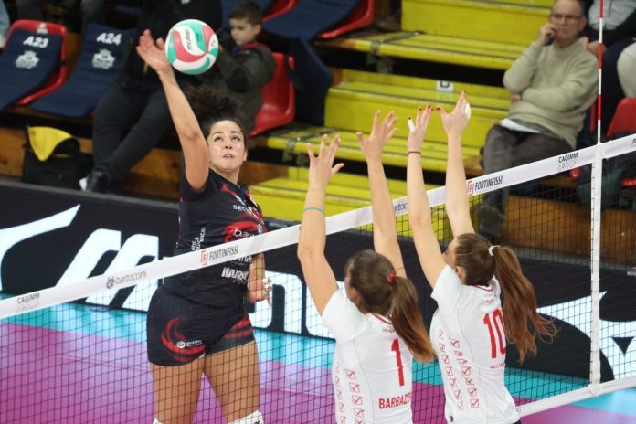 Black Angels di scena in casa della rivelazione Albese. Kosareva: 