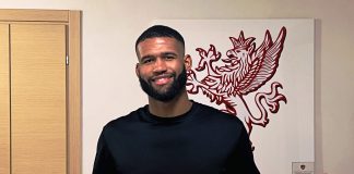 A.C. Perugia Calcio comunica di aver acquisito a titolo definitivo il diritto alle prestazione sportive del calciatore Noah Lewis. Il calciatore ha firmato un contratto fino al 30 giugno 2026. Nato il 23 agosto 2000 ad Almere (Paesi Bassi), alto 1,94 cm, è cresciuto nelle giovanili del Feyenoord arrivando fino alla squadra Under 21, poi nel 2019 ha fatto il suo esordio professionale nel campionato olandese con il Dordrecht. In seguito si è trasferito al Willem II. Nel febbraio 2023 Noah si è trasferito nella Premier League irlandese con la squadra del St Patrick’s realizzando due reti e Il 12 luglio scorso ha esordito nelle qualificazioni della Conference League. Benvenuto al Perugia Noah!