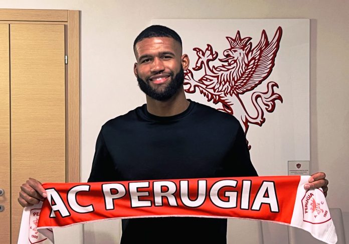 A.C. Perugia Calcio comunica di aver acquisito a titolo definitivo il diritto alle prestazione sportive del calciatore Noah Lewis. Il calciatore ha firmato un contratto fino al 30 giugno 2026. Nato il 23 agosto 2000 ad Almere (Paesi Bassi), alto 1,94 cm, è cresciuto nelle giovanili del Feyenoord arrivando fino alla squadra Under 21, poi nel 2019 ha fatto il suo esordio professionale nel campionato olandese con il Dordrecht. In seguito si è trasferito al Willem II. Nel febbraio 2023 Noah si è trasferito nella Premier League irlandese con la squadra del St Patrick’s realizzando due reti e Il 12 luglio scorso ha esordito nelle qualificazioni della Conference League. Benvenuto al Perugia Noah!