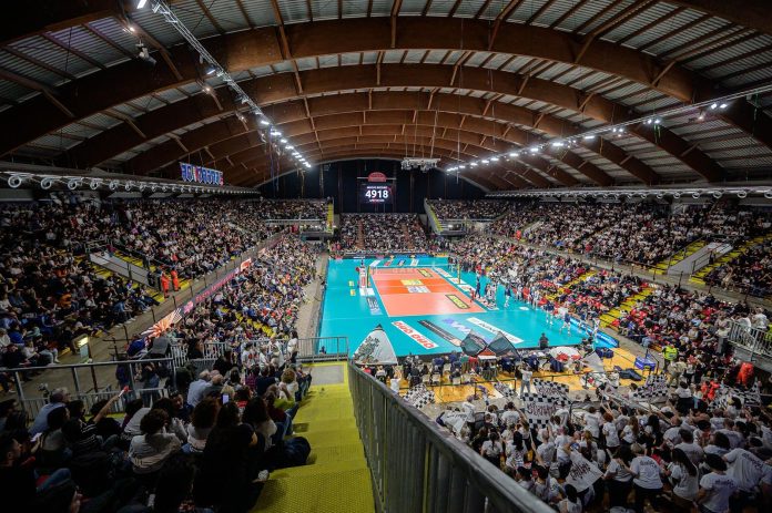 Sul tappeto tricolore del Palabarton il primo avversario è Verona