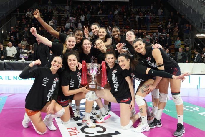 Ultima di campionato con San Giovanni in Marignano, poi la premiazione per la conquista dell'A1. Coach Giovi: 