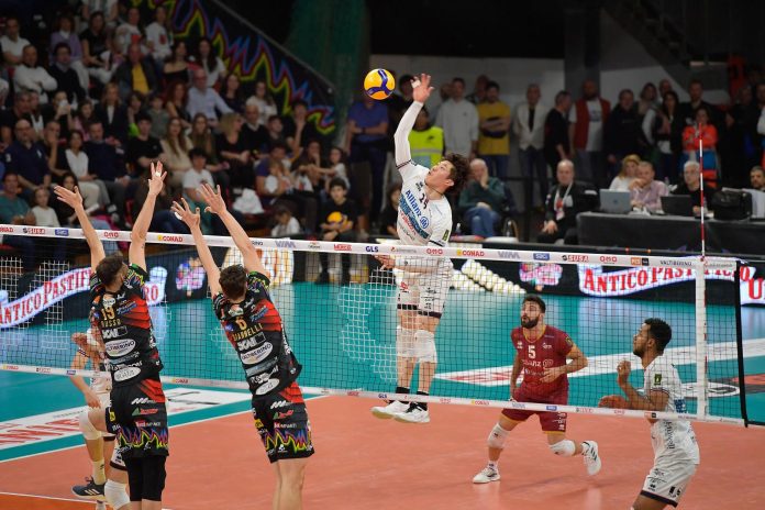 Lo schiacciatore giapponese Yuki Ishikawa passa da Milano a Perugia