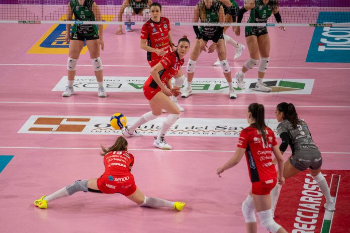 Ancora una sconfitta esterna per le Black Angels. Avanti il primo set, Sirressi e compagne vengono ribaltate. Bartolini: 