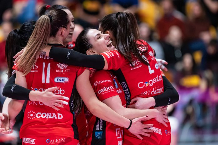 Le Black Angels cedono i primi due set a Roma, poi la ribaltano. Salvezza a un passo. L'MVP Nemeth: 