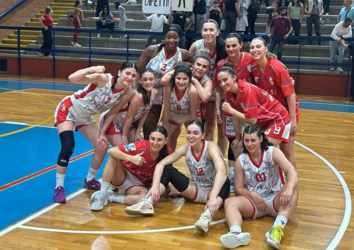 Successo per 73 a 37 per le ragazze di Posti in gara 1 play-off. Mercoledì in Toscana per chiudere i conti e accedere alla semifinale nazionale
