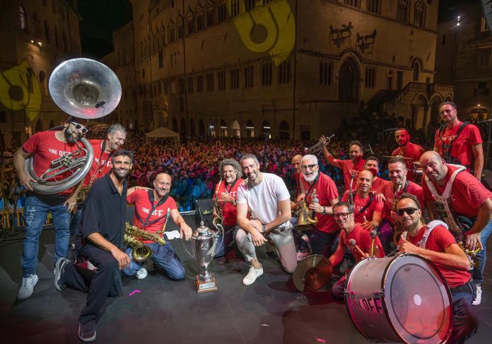 A due mesi dalla conquista della Champions, i Block Devils in Piazza IV Novembre in occasione della nota manifestazione musicale 